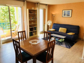 Appartement T2 à Arcachon avec balcon, parking sécurisé, proche gare SNCF et commerces - FR-1-433-32